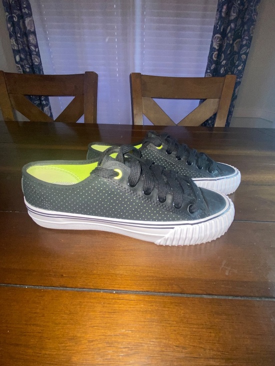 PF Flyers Women (8.5) Black Low Cut - Picture 2 of 3